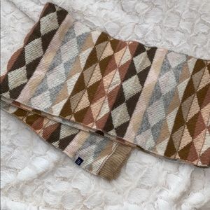 Gap scarf